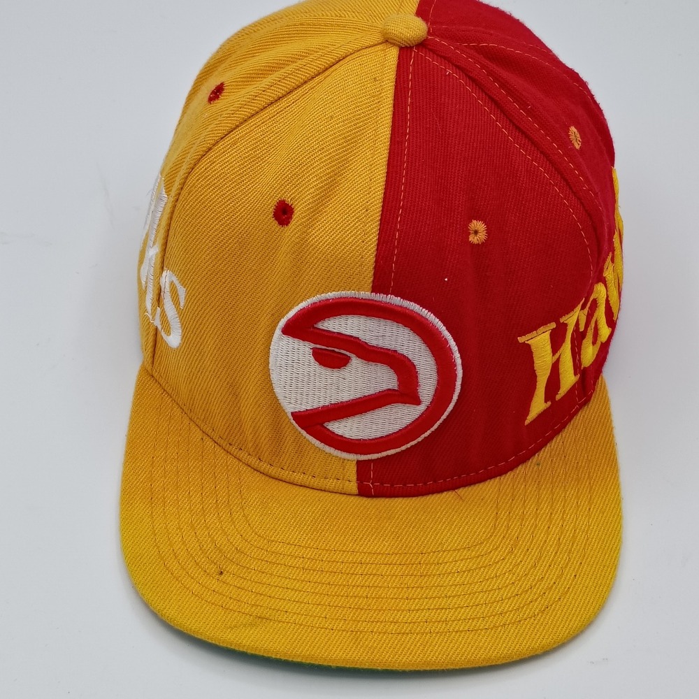 Mitchell & Ness Mens Atlanta Hawks Red Yellow OSFM Snapback Hat